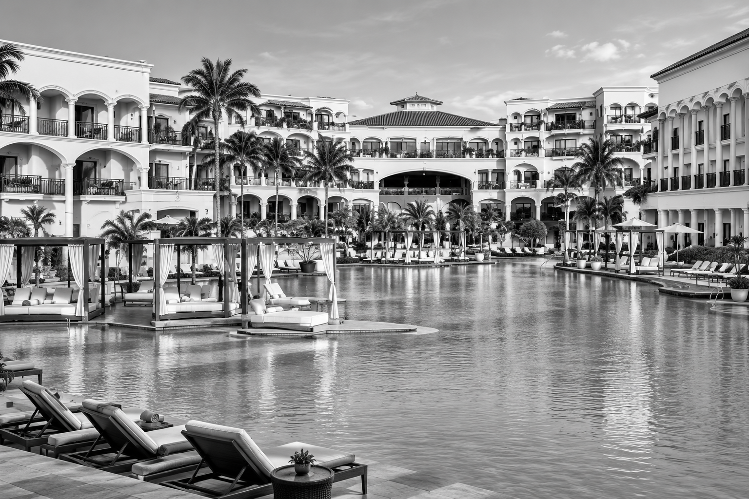 Illustrative resort pool for the Cancún manager trip incentive